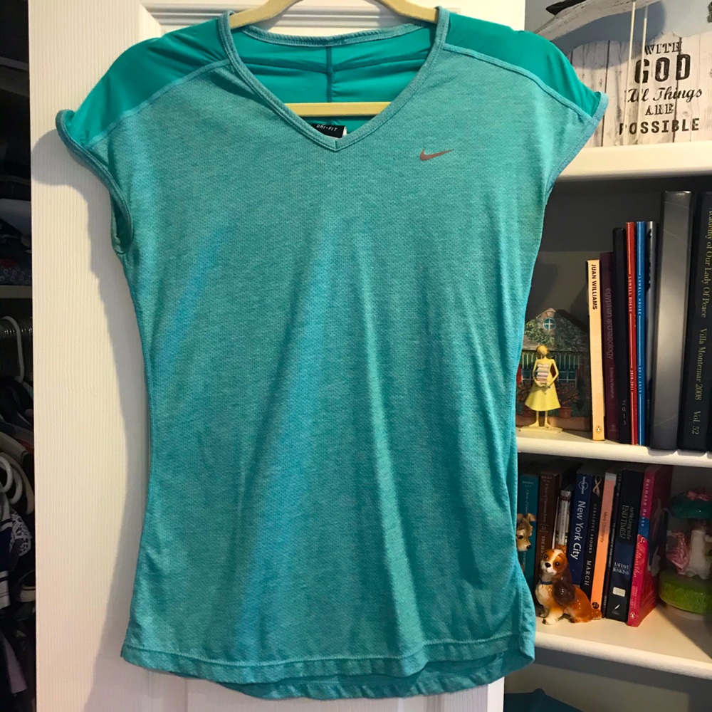 Nike running top